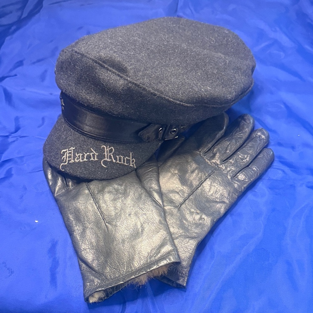 Hard Rock Cafe‎ Charcoal Cap and Black Leather fur lined Gloves
